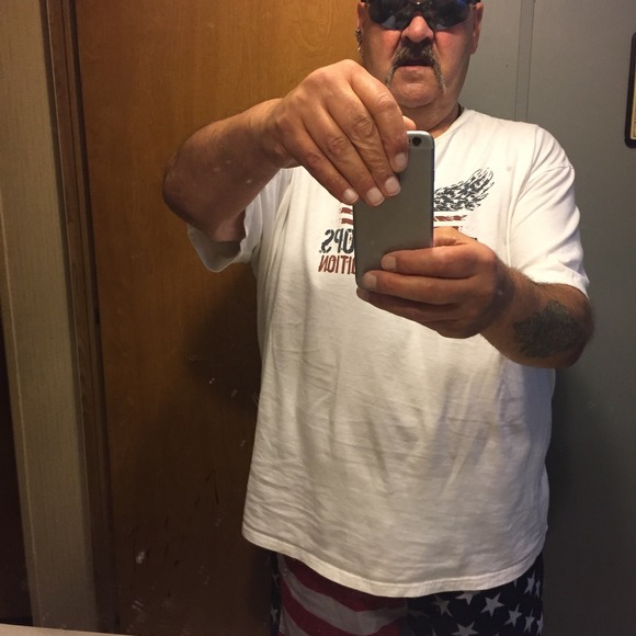Profile Picture of Richard Brabant (@richardbrabant) on Poshmark