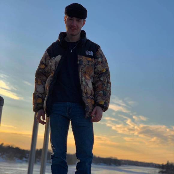 Profile Picture of Allen Mac donald (@allenmacdonald) on Poshmark