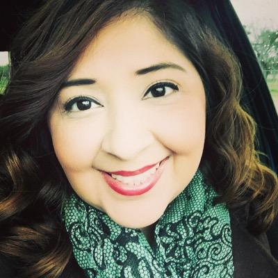 Profile Picture of Lori Solis (@laura_esolis) on Twitter