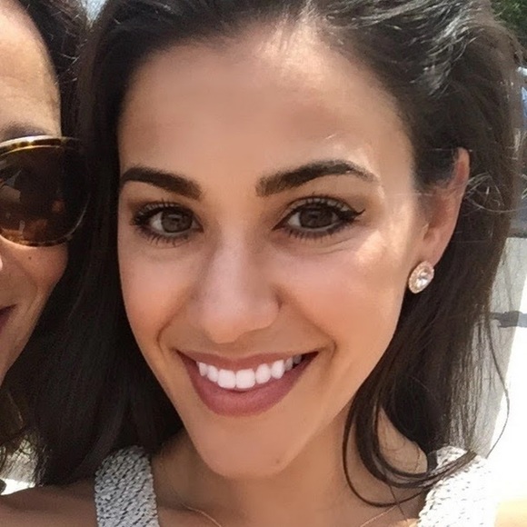 Profile Picture of Amanda Sauer (@saueral01) on Poshmark