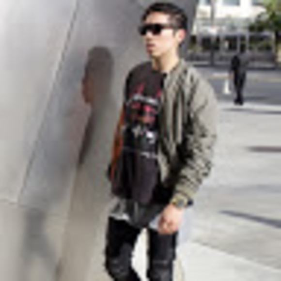 Profile Picture of Christopher Robledo (@sbadict78) on Poshmark