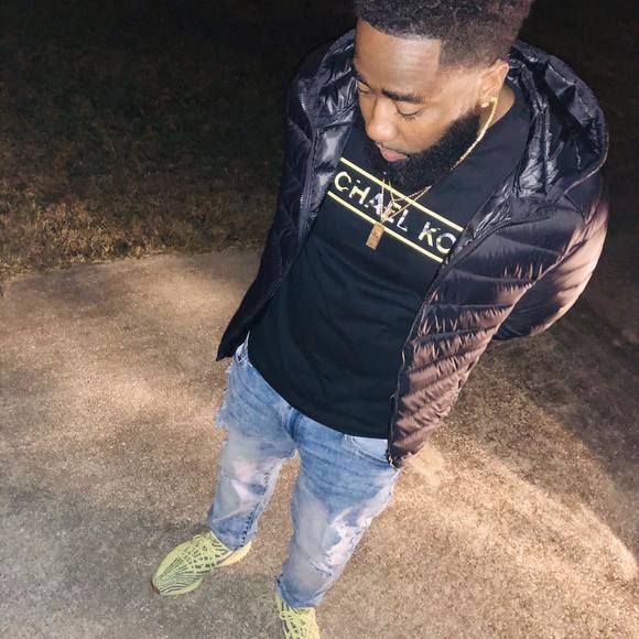 Dion Bracey - Poshmark Profile Picture of Dion Bracey (@melo2223) on Poshmark