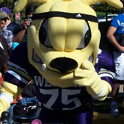 Profile Picture of Christopher Saldivar (@ilovecollege88) on Twitter