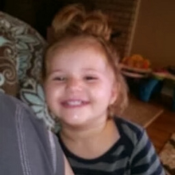 Profile Picture of Elona Guberaj (@elonatoni1437) on Poshmark