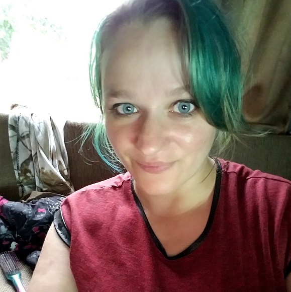 Profile Picture of Jessi Szalewski (@sincerelymissj) on Poshmark