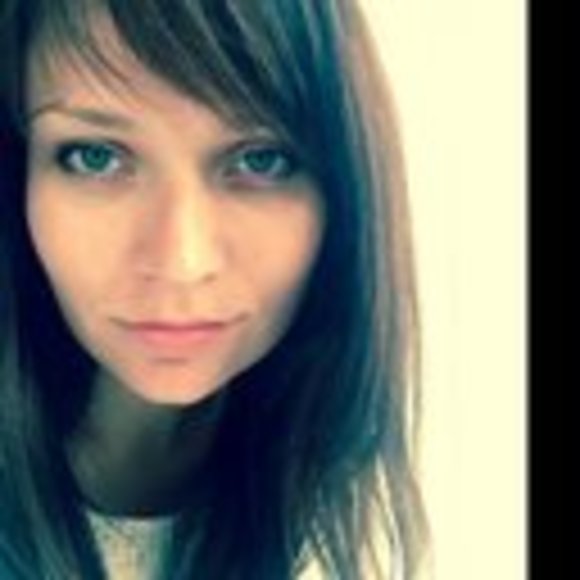 Profile Picture of Suzanne Bailey (@suzanne6bailey) on Poshmark