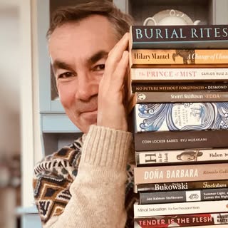 Profile Picture of Andy reads a lot (@places_and_books) on Instagram
