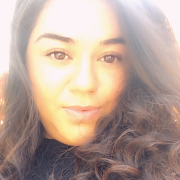 Profile Picture of Lirio Fitz-king (@lfitz001) on Poshmark