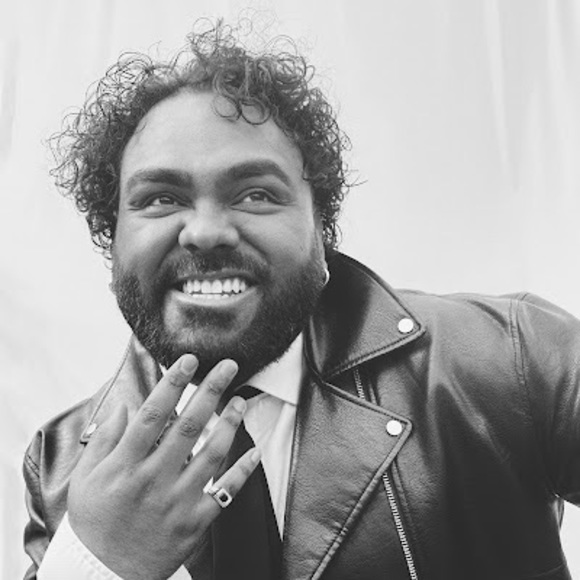 Profile Picture of Andrew Pieris (@andrewpieris93) on Poshmark