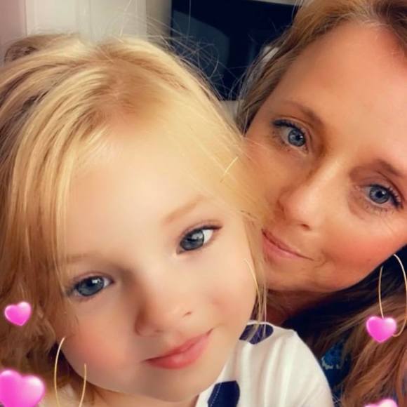 Profile Picture of Teri Henricks williams (@socalticker) on Poshmark