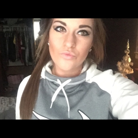 Profile Picture of Allison Maynard (@allisonmaynardd) on Poshmark