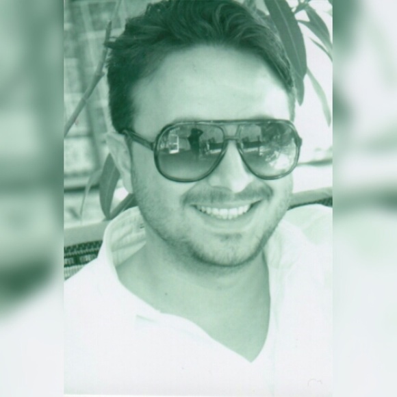 Profile Picture of Pouyan Pourati (@pouyanprt) on Poshmark