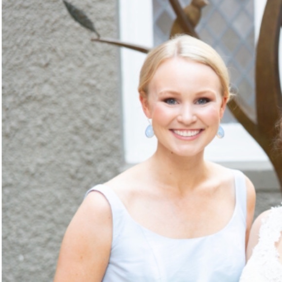 Profile Picture of Catherine Campbell (@ce_campbell) on Poshmark