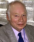 Profile Picture of Steven Weinbergon Wikipedia