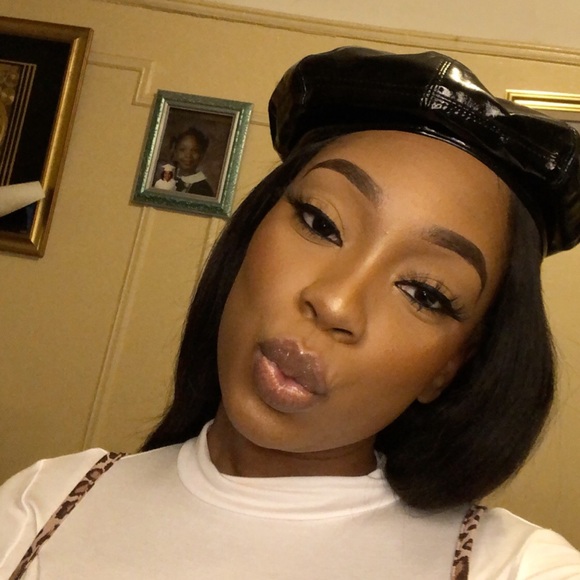 Profile Picture of Keiyanna M (@_keiyanna_) on Poshmark