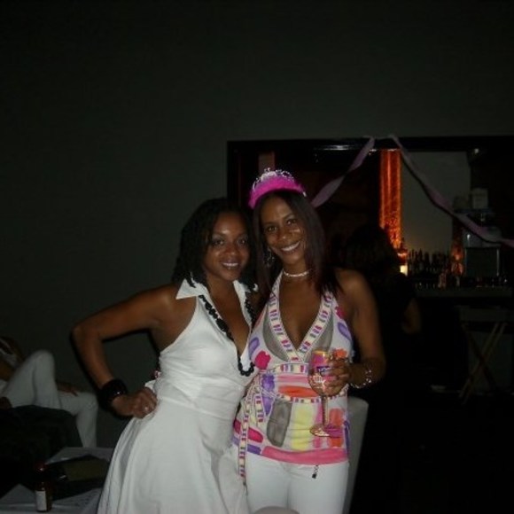 Profile Picture of Ivy Harris-carter (@ichot829) on Poshmark