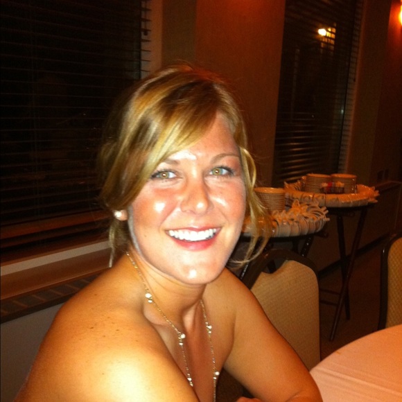 Profile Picture of Nic Herchenbach (@hersh5472) on Poshmark