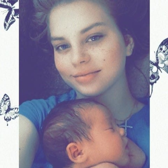 Profile Picture of Caitlin Armstrong (@caitlinheisey) on Poshmark