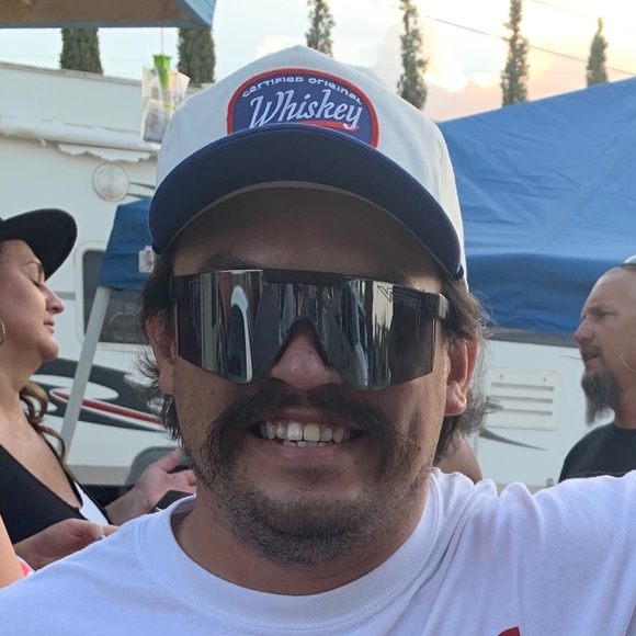 Profile Picture of Derik Plinski (@derikplinski123) on Poshmark