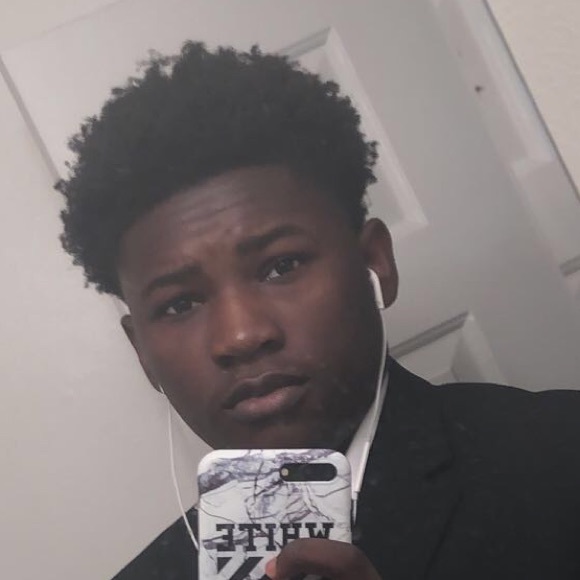 Profile Picture of Collins Okolie (@collins_okolie) on Poshmark