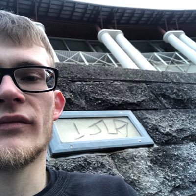 Profile Picture of Alex (@AlexCrispyDrums) on Twitter
