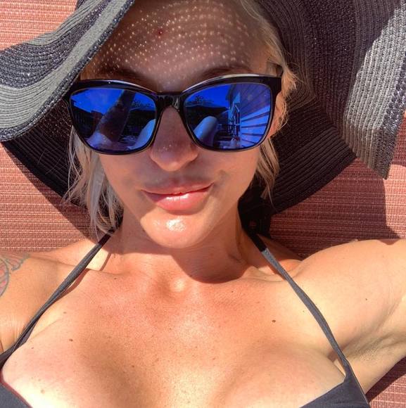 Profile Picture of Stacy Larson-hruzek (@stellalynn83) on Poshmark