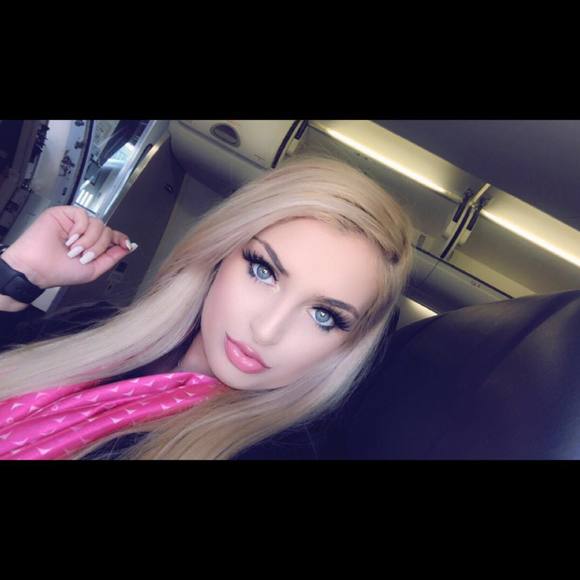 Profile Picture of Anah Elrod (@anahelrod) on Poshmark