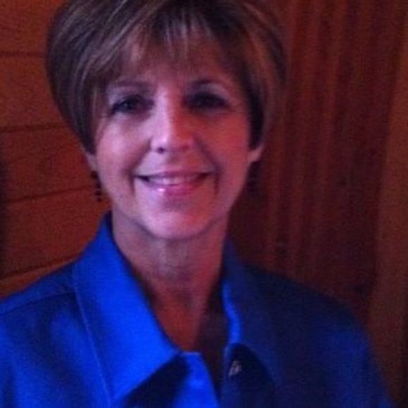 Profile Picture of Kay Derscheid (@rickd) on Poshmark