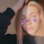 Profile Picture of 𝑒𝓋𝒶🦋 (@eva_harti) on Instagram