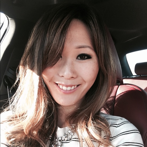 Profile Picture of Eunice Jung (@seulee) on Poshmark