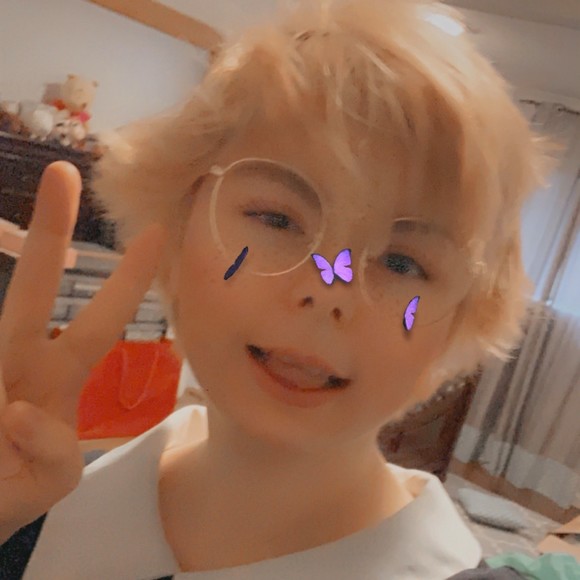 Profile Picture of Michala Barrett (@natsuyuto) on Poshmark