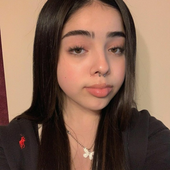 Profile Picture of Itzel Morado (@28kcarti123) on Poshmark