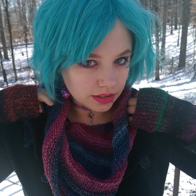 Profile Picture of Stephanie Lucas (@ninja_knitter) on Twitter