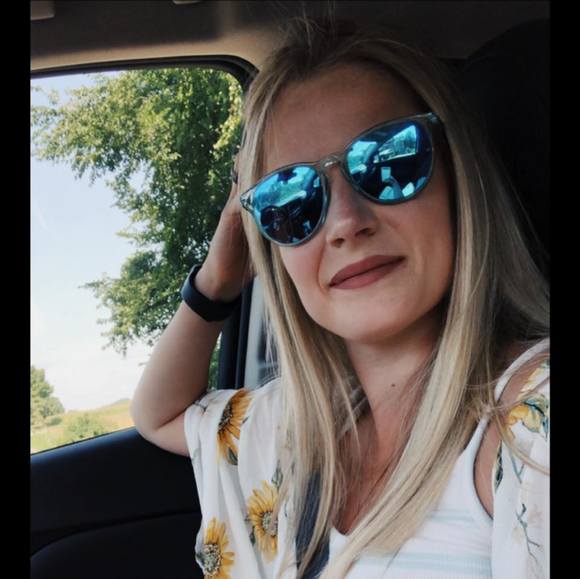 Profile Picture of Madison Clayton (@mady1207) on Poshmark