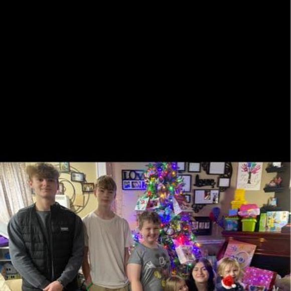 Profile Picture of Haley Writtenhouse (@cluelesshaley) on Poshmark