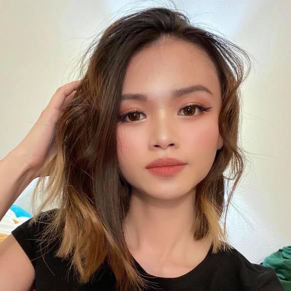 Profile Picture of Trịnh Thiên kim (@andyloves) on Poshmark