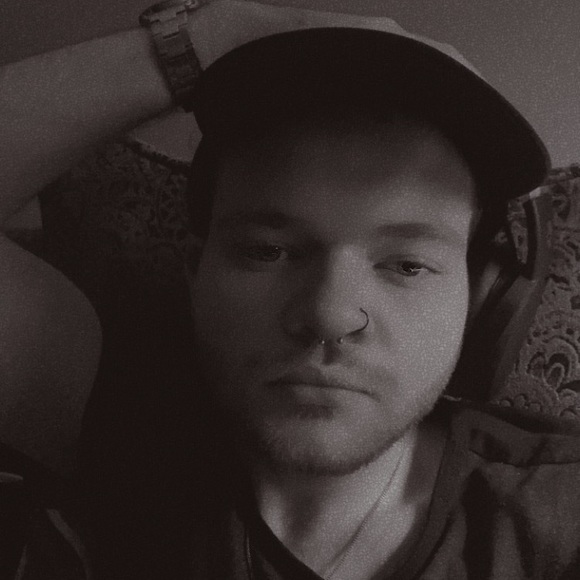 Profile Picture of Aaron Zajicek (@bull_hockey) on Poshmark