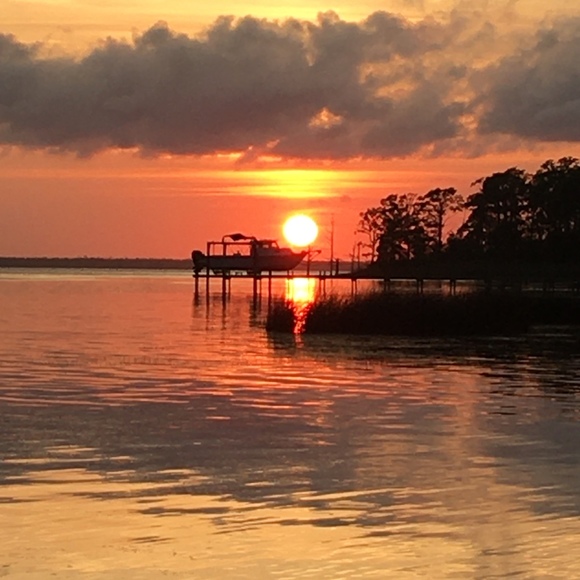 Profile Picture of Kim Witt (@clotheshappy555) on Poshmark