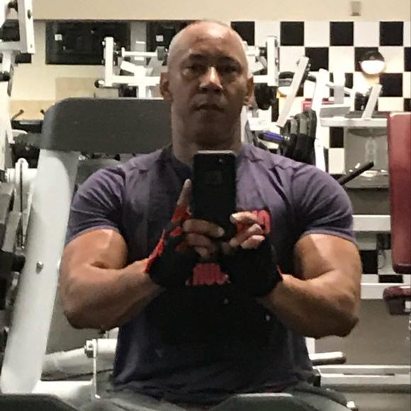 Profile Picture of Alexander Valdivia (@alexandervaldiv) on Poshmark