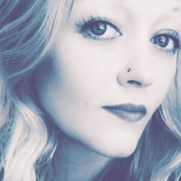 Profile Picture of Sherry Dowell (@sdjw503) on Poshmark