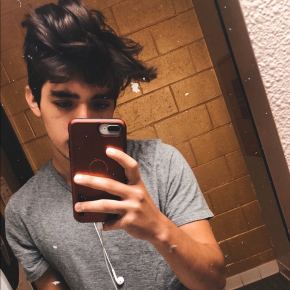 Profile Picture of Javier Galaz (@javierg32542) on Poshmark