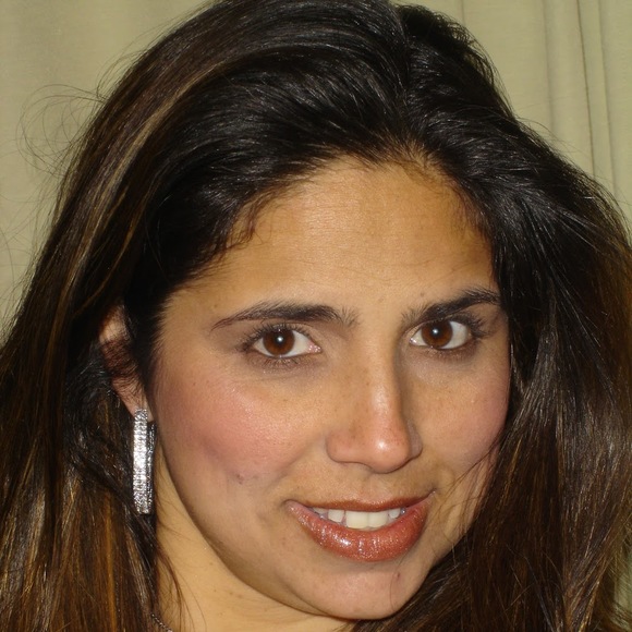 Profile Picture of Danielle Lopasso (@cariocadani) on Poshmark