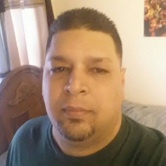 Profile Picture of Victor Matos (@junitopr77) on Poshmark