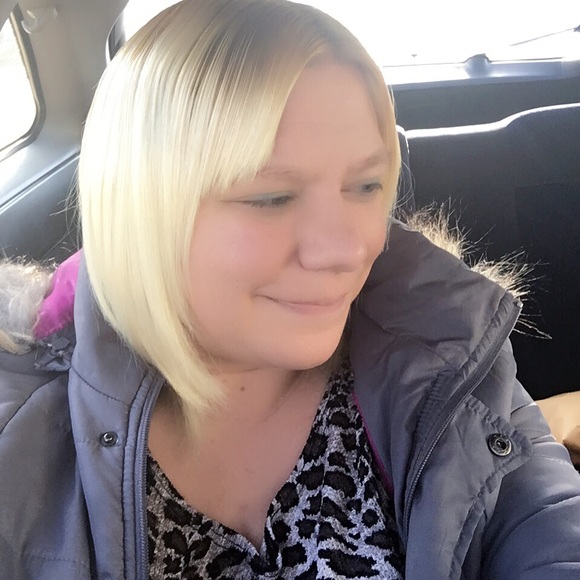 Profile Picture of Shawnee Acree (@angel1900) on Poshmark