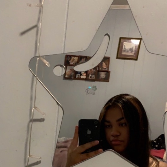 Profile Picture of Lilli Miller (@lilliemiller926) on Poshmark