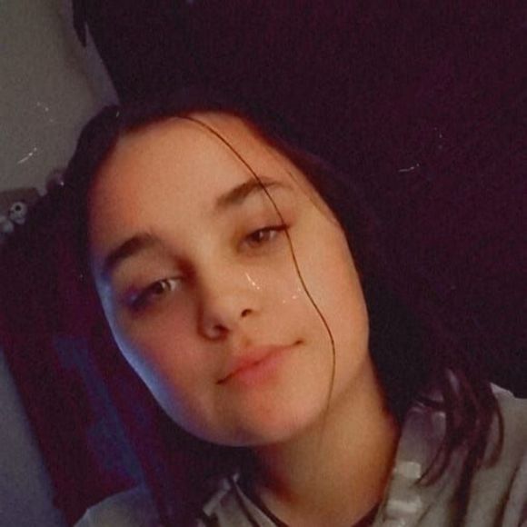 Profile Picture of Taylor Hutchko (@thutchko0825) on Poshmark