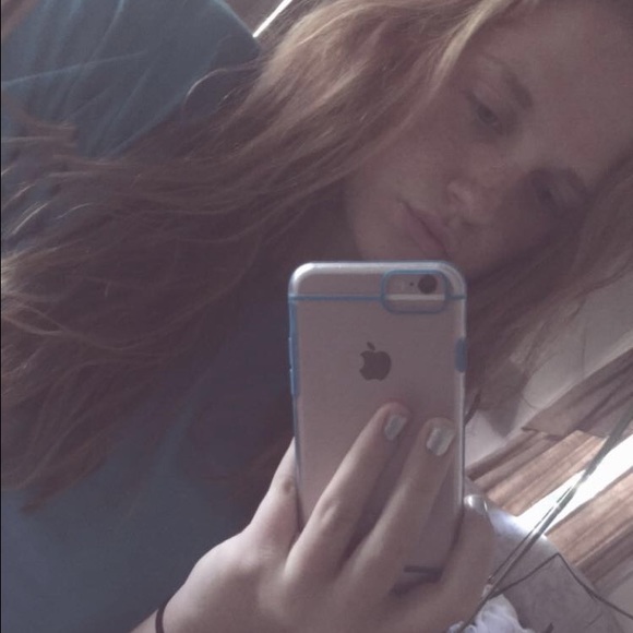 Profile Picture of Taylor Halprin (@taylorrmarie147) on Poshmark