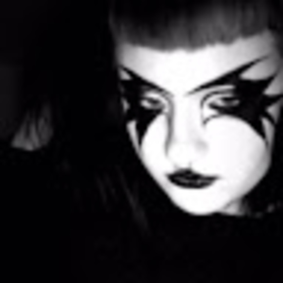 Profile Picture of Chloe Bryant (@noblesir2021) on Poshmark