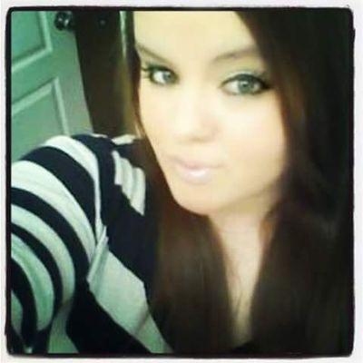 Profile Picture of MAND¥ HOLLO￦A¥ (@MandyHolloway27) on Twitter