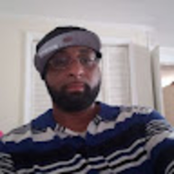 Profile Picture of Cedric Lindsey (@cedriclindsey86) on Poshmark